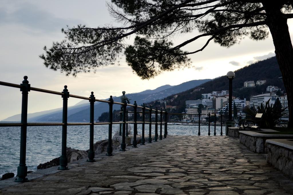 Leona Daire Lovran Dış mekan fotoğraf